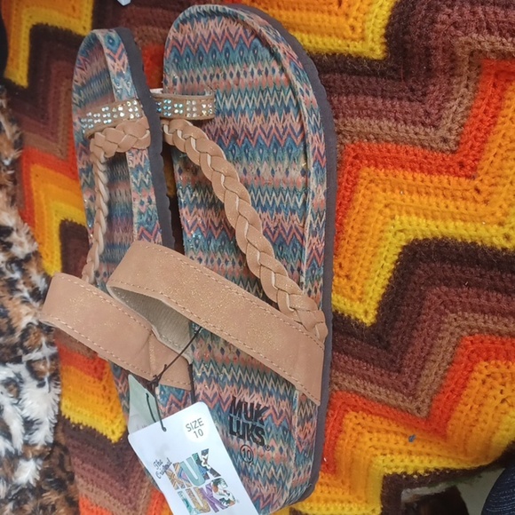 NWT MUK LUK Tan Glitter Rhinestone Boho Sandles Size 10, Memory Foam - Picture 2 of 5
